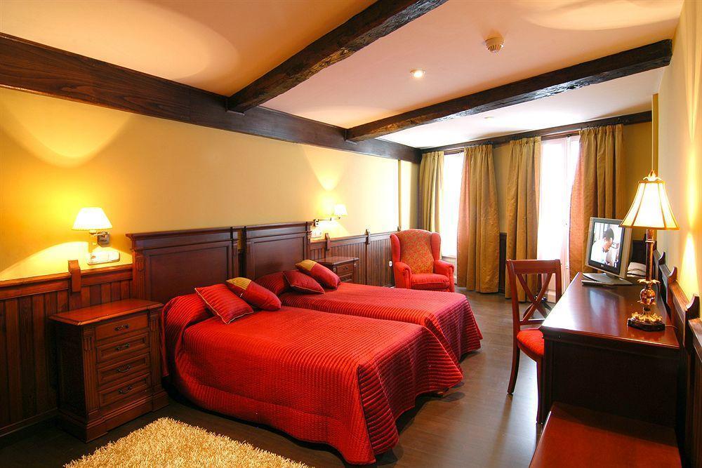 Hostal Santo Grial Santiago de Compostela Dış mekan fotoğraf